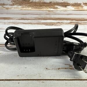 Nikon MH-64 Battery Charger for Nikon COOLPIX S550 S560